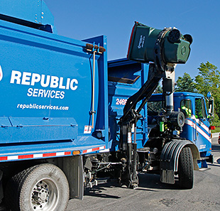 Video thumbnail for Republic Services Reduces Waste with CNG Vehicles