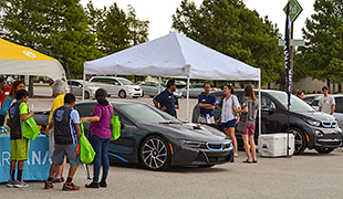 Video thumbnail for Electric Vehicles Take Center Stage in North Texas